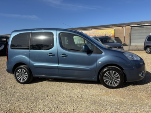 2015 Peugeot Partner Tepee Auto Wav Automatic Wheelchair Accessible Vehicle 1.6 Hdi Tepee S in Blue — image 2