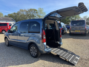 2015 Peugeot Partner Tepee Auto Wav Automatic Wheelchair Accessible Vehicle 1.6 Hdi Tepee S in Blue — image 6