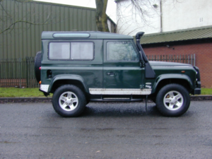 2002 Land Rover Defender 90 Ref 8677 - Land Rover Defender 90 Td5 County Spec - Special Specification (rhd) in Green — image 2