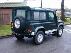 2002 Land Rover Defender 90 Ref 8677 - Land Rover Defender 90 Td5 County Spec - Special Specification (rhd) in Green — image 3