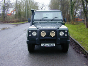 2002 Land Rover Defender 90 Ref 8677 - Land Rover Defender 90 Td5 County Spec - Special Specification (rhd) in Green — image 4