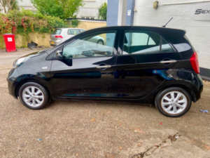 2014 Kia Picanto 1.0 Vr7 in Black — image 4