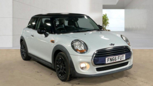 2016 MINI Hatch 1.5 Cooper Euro 6 (s/s) 3dr in Silver — image 2