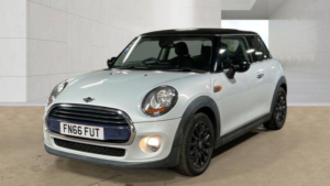 2016 MINI Hatch 1.5 Cooper Euro 6 (s/s) 3dr in Silver — image 3