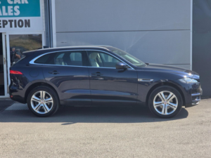 2017 Jaguar F-Pace 2.0 D240 Portfolio Auto AWD Euro 6 (s/s) 5dr in Blue — image 5
