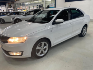 2014 Skoda Rapid 1.4 Tsi Elegance DSG Euro 5 5dr in White — image 5