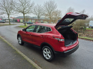 2018 Nissan Qashqai 1.5 Dci Acenta Premium SUV 5dr Diesel Manual Euro 6 (s/s) (115 Ps) in Red — image 5
