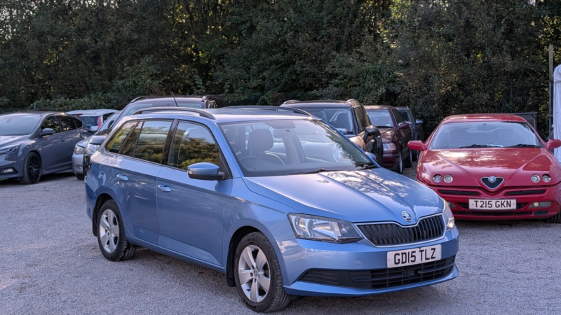 2015 Skoda Fabia 1.2 Tsi Se in Blue — image 1