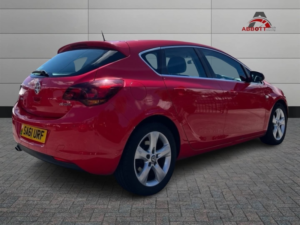 2011 Vauxhall Astra 2.0 Cdti Ecoflex Sri in Red — image 5