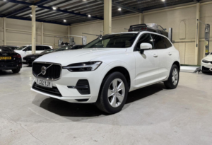 2022 Volvo Xc60 2.0 B5 Mhev Momentum Auto AWD Euro 6 (s/s) 5dr in White — image 3