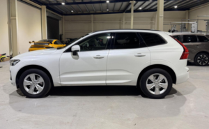 2022 Volvo Xc60 2.0 B5 Mhev Momentum Auto AWD Euro 6 (s/s) 5dr in White — image 5