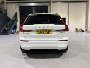 2022 Volvo Xc60 2.0 B5 Mhev Momentum Auto AWD Euro 6 (s/s) 5dr in White — image 6