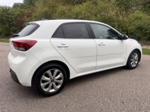 2022 Kia Rio 1.0 T-Gdi Mhev 3 in White — image 5