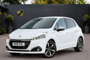 2019 Peugeot 208 1.2 Puretech Tech Edition Euro 6 (s/s) 5dr in White — image 3