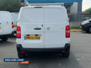 2022 Vauxhall Vivaro 1.5 Turbo D 2700 Dynamic in White — image 5