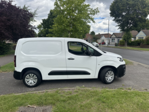 2021 Citroen Berlingo 1.5 Bluehdi 650 Enterprise M Pro in White — image 3