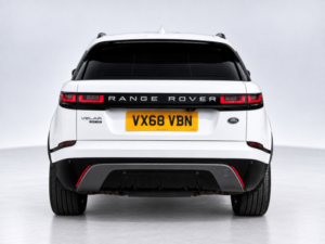 2018 Land Rover Range Rover Velar 2.0 P250 R-Dynamic Hse Auto 4WD Euro 6 (s/s) 5dr in White — image 4