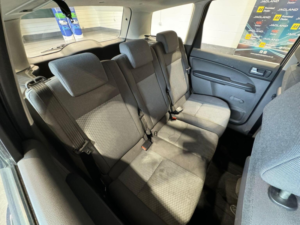 2005 Ford Focus C-Max 1.6 16v Zetec 5dr in Blue — image 4