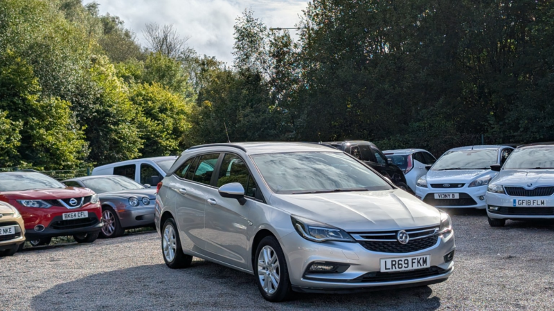 2019 Vauxhall Astra 1.0 I Turbo Ecotec Design in Silver — image 1