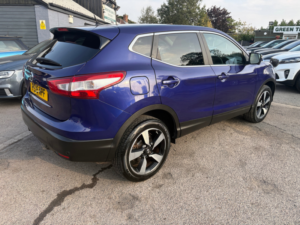 2015 Nissan Qashqai 1.2 Dig-T N-Tec SUV 5dr Petrol Manual 2WD Euro 5 (s/s) (115 Ps) in Blue — image 4
