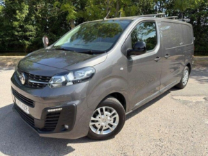 2021 Vauxhall Vivaro 1.5 Turbo D 2700 Sportive L1 H1 Euro 6 (s/s) 5dr in Grey — image 3