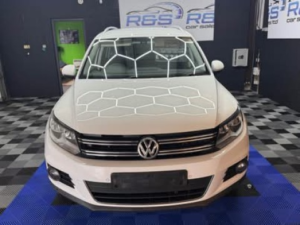 2016 Volkswagen Tiguan 2.0 Tdi Bluemotion Tech Match Edition in White — image 5
