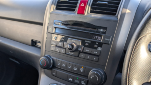2011 Honda Cr-V 2.0 I-Vtec Se in Bronze — image 3