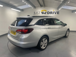 2022 Vauxhall Astra 1.2 Turbo Business Edition Nav Sports Tourer 5dr Petrol Manual Euro 6 (s/s) (130 Ps) in Silver — image 6