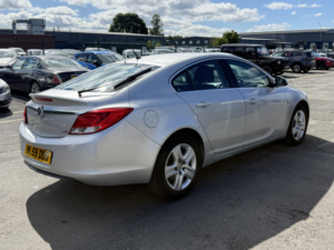 2009 Vauxhall Insignia 2.0 Cdti Exclusiv in Silver — image 3