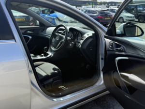 2009 Vauxhall Insignia 2.0 Cdti Exclusiv in Silver — image 6