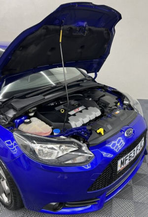 2013 Ford Focus 2.0 Focus St-2 T 5dr in Blue — image 4