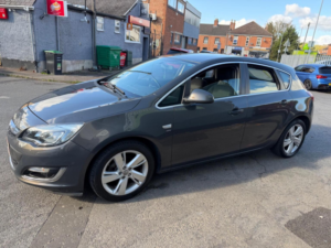 2015 Vauxhall Astra 1.6i Sri Euro 6 5dr in Grey — image 3