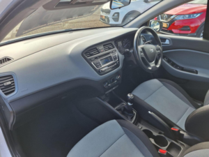 2016 Hyundai I20 1.2 Se Euro 6 5dr in White — image 3