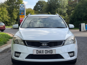 2011 Kia Ceed 1.6 Crdi 3 Sports Wagon Auto Euro 5 5dr in White — image 2