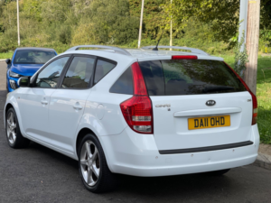 2011 Kia Ceed 1.6 Crdi 3 Sports Wagon Auto Euro 5 5dr in White — image 3