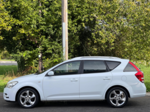2011 Kia Ceed 1.6 Crdi 3 Sports Wagon Auto Euro 5 5dr in White — image 4