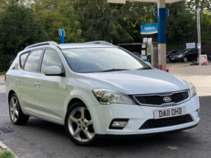 2011 Kia Ceed 1.6 Crdi 3 Sports Wagon Auto Euro 5 5dr in White — image 5
