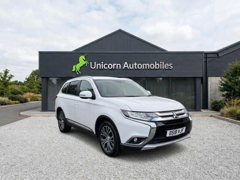 2018 Mitsubishi Outlander 2.2 Di-D 3 in White — image 1