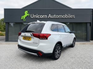 2018 Mitsubishi Outlander 2.2 Di-D 3 in White — image 3