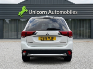 2018 Mitsubishi Outlander 2.2 Di-D 3 in White — image 4