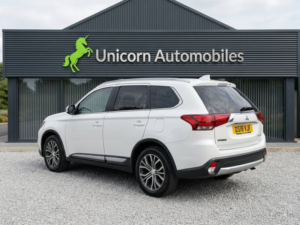 2018 Mitsubishi Outlander 2.2 Di-D 3 in White — image 5