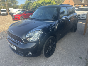 2011 MINI Countryman 1.6 Cooper S All4 Countryman in Black — image 3
