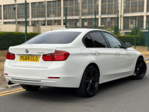 2014 BMW 3 Series 2.0 320i Sport Auto Euro 6 (s/s) 4dr in White — image 5