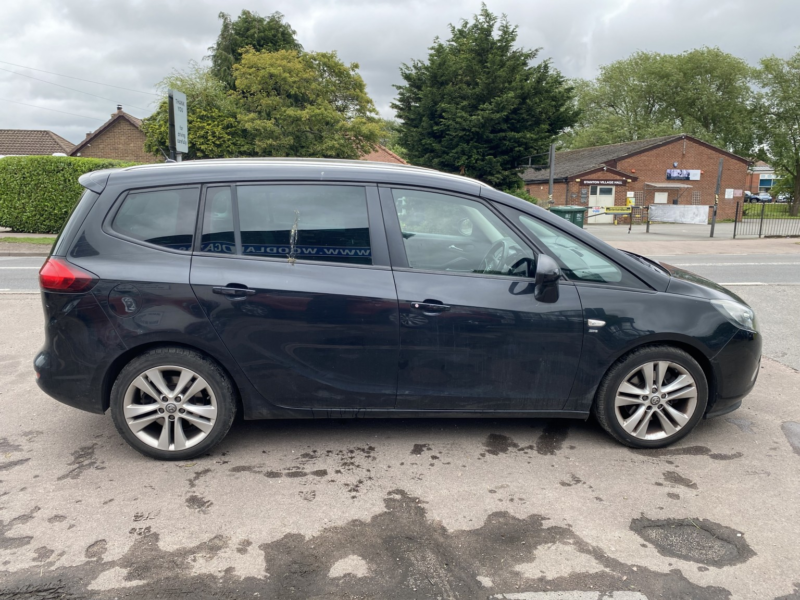 2013 Vauxhall Zafira Tourer 2.0 Cdti Sri * 7 Seater * Last Lady Owner 11.5 Years * in Black — image 1