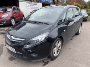 2013 Vauxhall Zafira Tourer 2.0 Cdti Sri * 7 Seater * Last Lady Owner 11.5 Years * in Black — image 3