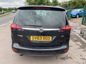 2013 Vauxhall Zafira Tourer 2.0 Cdti Sri * 7 Seater * Last Lady Owner 11.5 Years * in Black — image 5