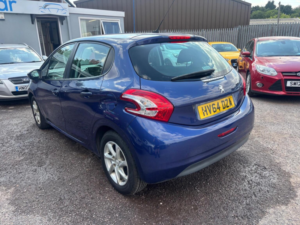 2014 Peugeot 208 1.2 Vti Puretech Active Euro 5 5dr in Blue — image 2