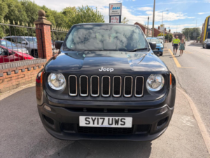 2017 Jeep Renegade 1.6 Multijetii Sport Ddct Euro 6 (s/s) 5dr in Black — image 5