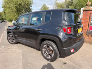 2017 Jeep Renegade 1.6 Multijetii Sport Ddct Euro 6 (s/s) 5dr in Black — image 6
