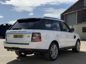 2011 Land Rover Range Rover Sport 3.0 Sd V6 Hse in White — image 3